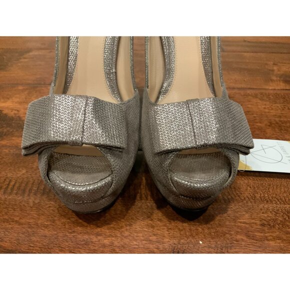 FENDI Silver Metallic Platform Stiletto Heel Peep Toe Heel W/ Bow Sz 37 | 7 - Picture 3 of 9